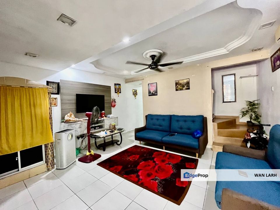 RENOVATED | Double Storey Low Cost House Taman Universiti Indah, Seri Kembangan, Selangor, Seri Kembangan