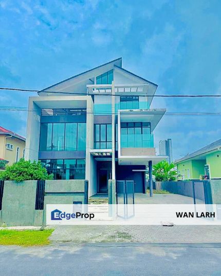  NEW MODERN 2.5 STOREY BUNGALOW, TAMAN UNIVERSITI BANGI NEAR GMI AND UKM, Selangor, Bangi