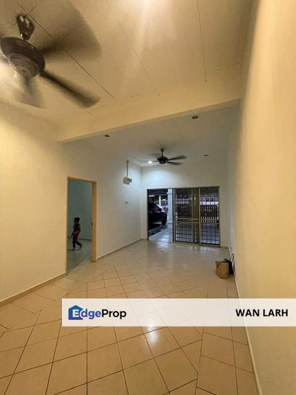 Single Storey Terrace House Taman Sri Tanjung Semenyih, Selangor, Semenyih