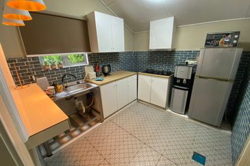 Jalan Pulau Angsa U10/2