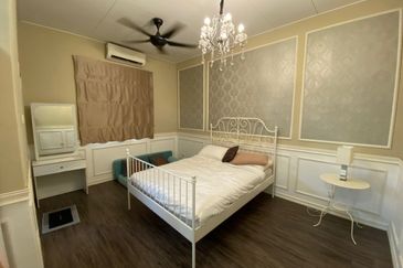 Jalan Pulau Angsa U10/2