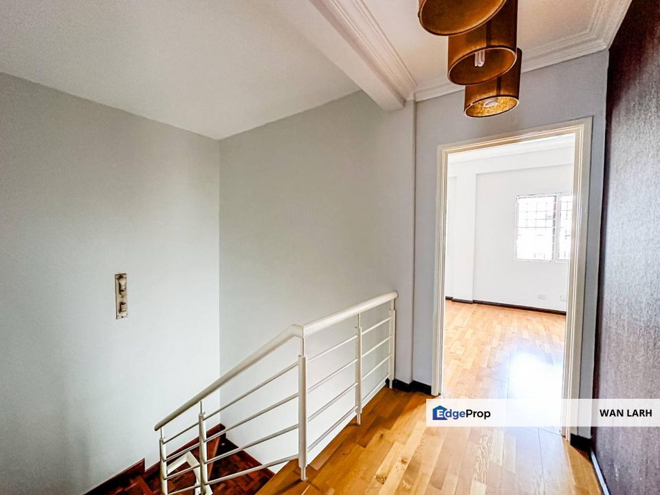 🔥🔥 BELOW MARKET 🔥🔥 Villa Laman Tasik Townhouse , Bandar Sri Permaisuri, Cheras KL  (UPPER UNIT), Kuala Lumpur, Cheras