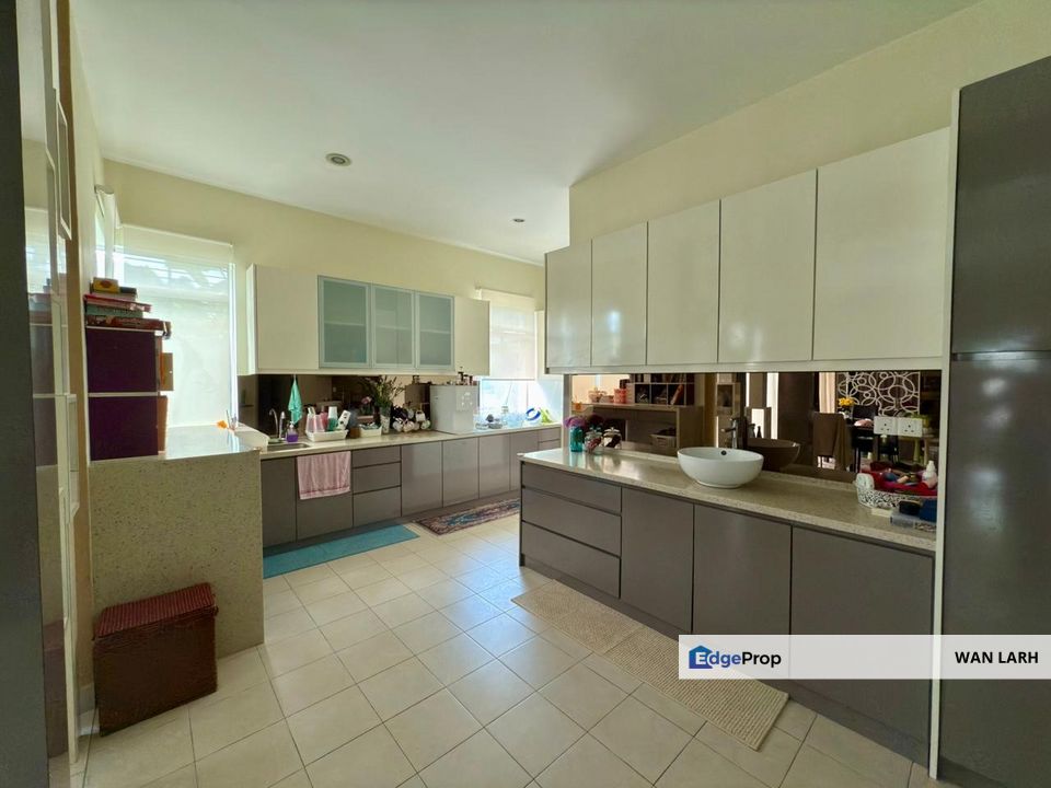 Endlot 2 1/2-Storey Semi-D in Sentosa Heights, Kajang, Selangor, Kajang