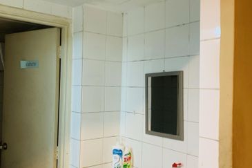 FOR SALE OFFICE UNIT SUBANG BUSINESS CENTRE