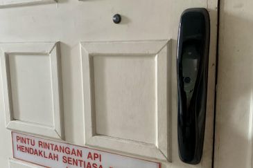 FOR SALE OFFICE UNIT SUBANG BUSINESS CENTRE