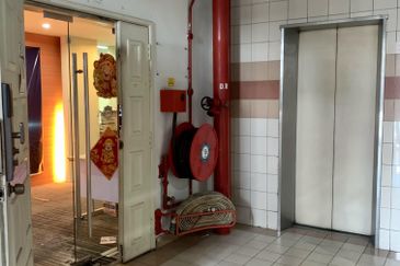 FOR SALE OFFICE UNIT SUBANG BUSINESS CENTRE