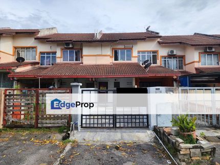 Townhouse Upper Floor Taman Bayu Permai Rawang, Selangor, Rawang