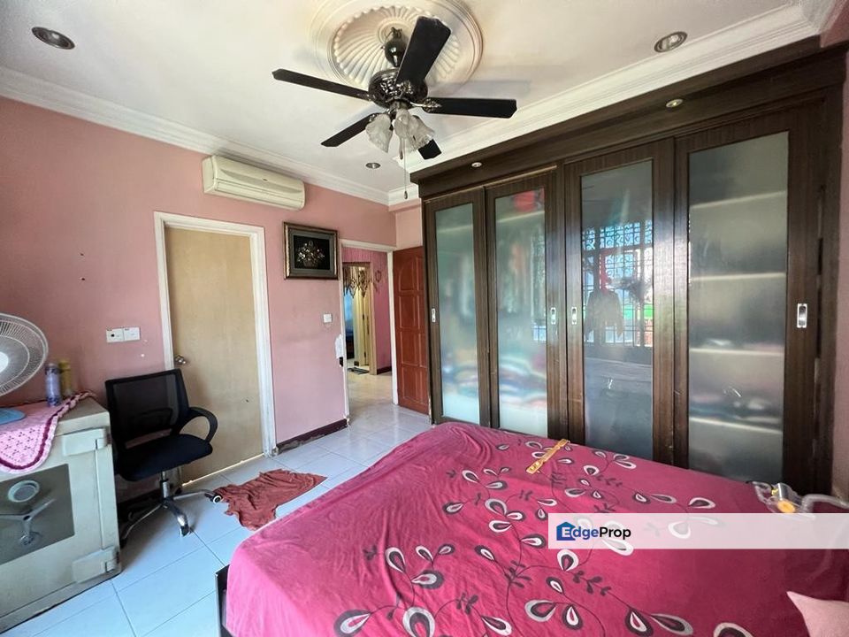 Big corner unit with good renovation and 2 carparks, Kuala Lumpur, Setapak