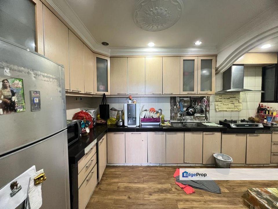 Big corner unit with good renovation and 2 carparks, Kuala Lumpur, Setapak