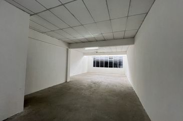 BATANG KALI Shoplot 22X70 with office FACING MAIN ROAD same row with MALIKAH MAJU