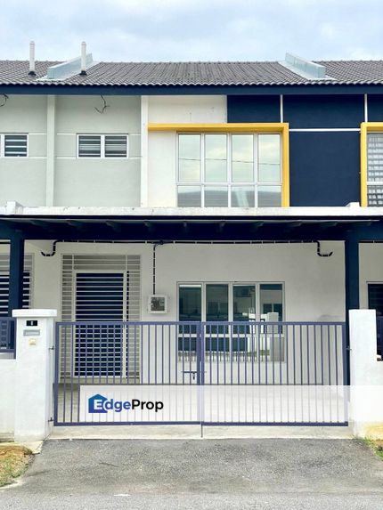 [FREEHOLD] Double Storey Terrace 4R 3B SARI ALAMANDA 20x70 RAWANG, Selangor, Rawang