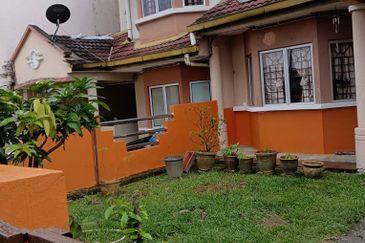 Double Storey Taman Lestari Putra LEP 4 22X70 Seri Kembangan