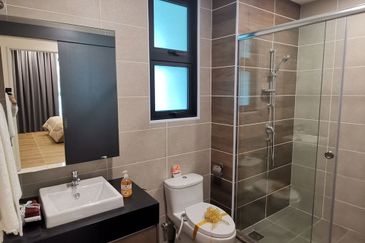 Hillcrest Heights (Puchong Heights)