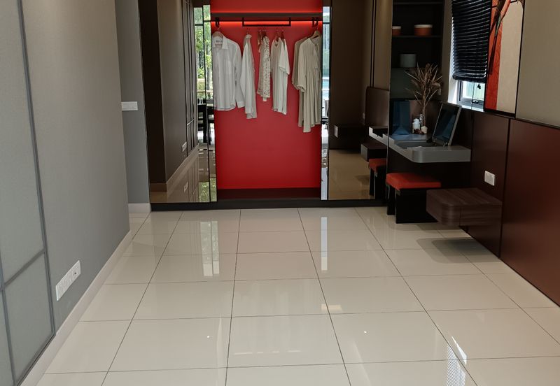 Lakefront Condominium | Emerald Hills @ Alam Damai