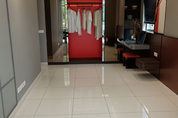 Lakefront Condominium | Emerald Hills @ Alam Damai