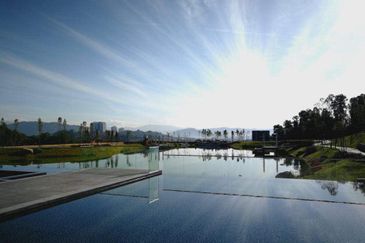 Lakefront Condominium | Emerald Hills @ Alam Damai