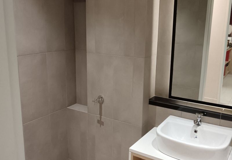 Lakefront Condominium | Emerald Hills @ Alam Damai