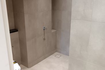 Lakefront Condominium | Emerald Hills @ Alam Damai