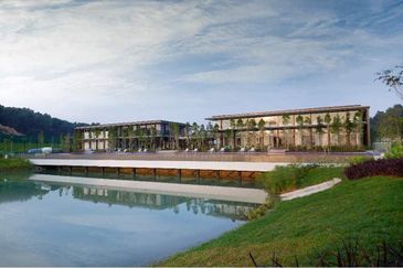 Lakefront Condominium | Emerald Hills @ Alam Damai