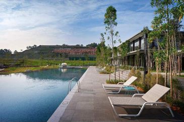 Lakefront Condominium | Emerald Hills @ Alam Damai