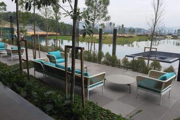 Lakefront Condominium | Emerald Hills @ Alam Damai