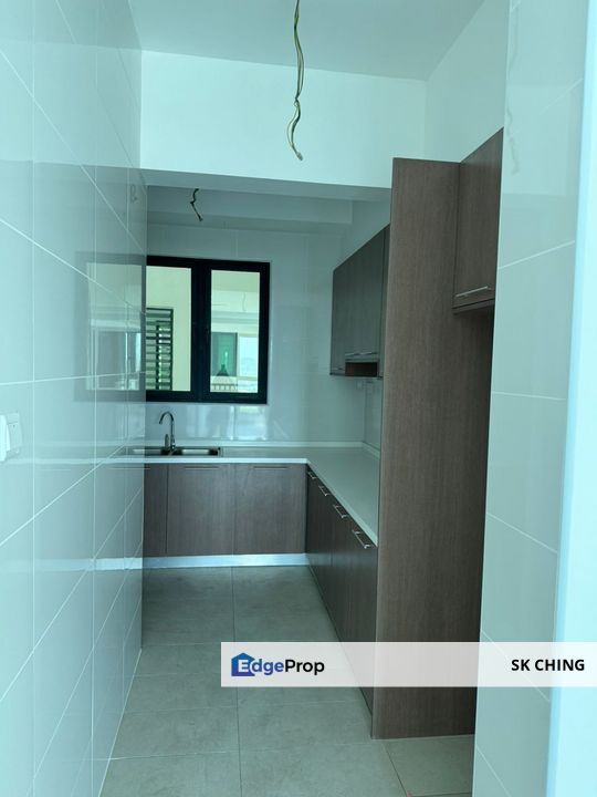 Hillcrest Height, Freehold! Residential Title! Partially Furnish with Developer New Unit!, Selangor, Puchong