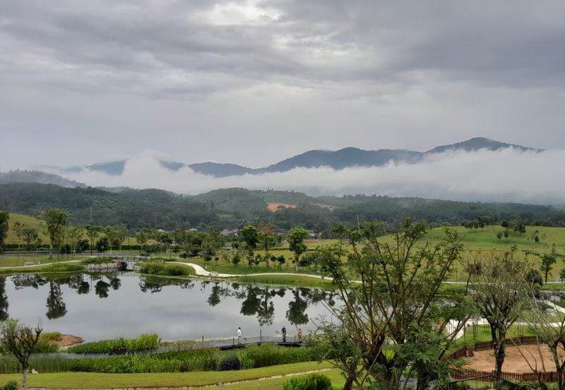 Anyara Hills, Sungai Long East
