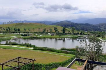 Anyara Hills, Sungai Long East