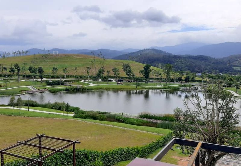 Anyara Hills, Sungai Long East