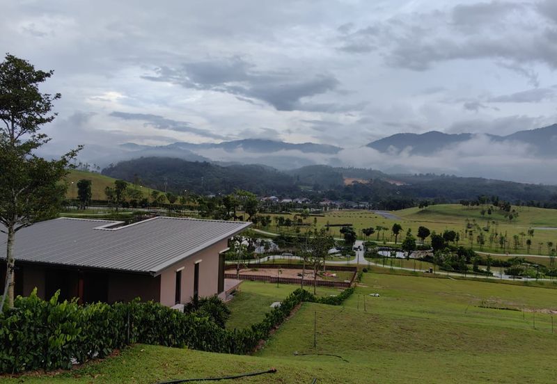 Anyara Hills, Sungai Long East