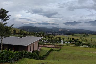 Anyara Hills, Sungai Long East