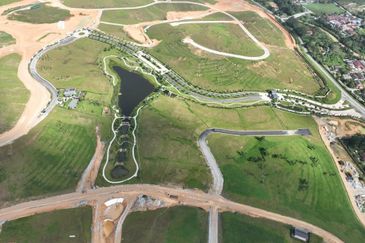 Anyara Hills, Sungai Long East