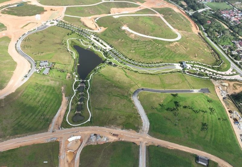 Anyara Hills, Sungai Long East