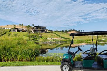 Anyara Hills, Sungai Long East