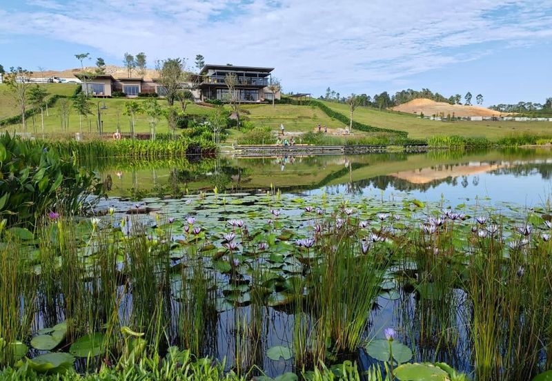 Anyara Hills, Sungai Long East