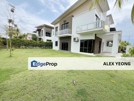 Diamond City Semi-D 72x70 Corner Lot Renovated Semenyih, Selangor, Semenyih