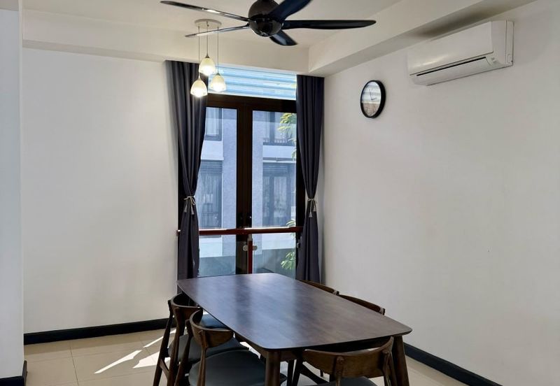 Mozart, Symphony Hills