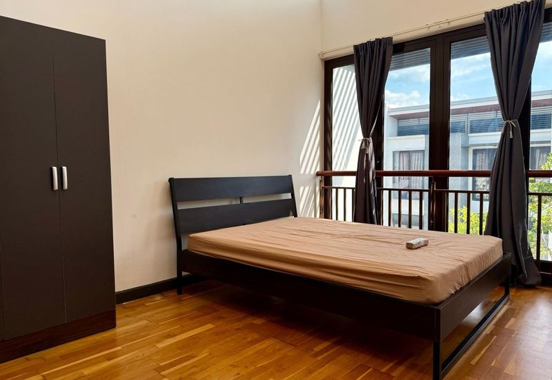 Mozart, Symphony Hills