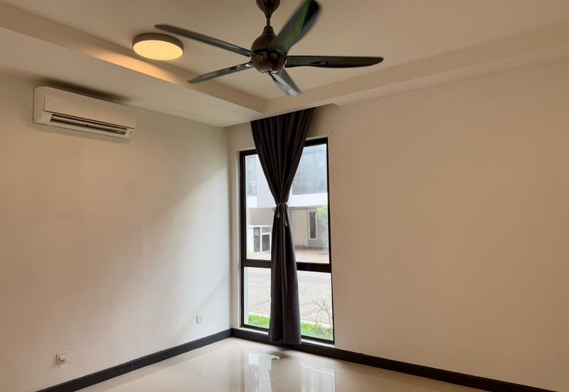 Mozart, Symphony Hills