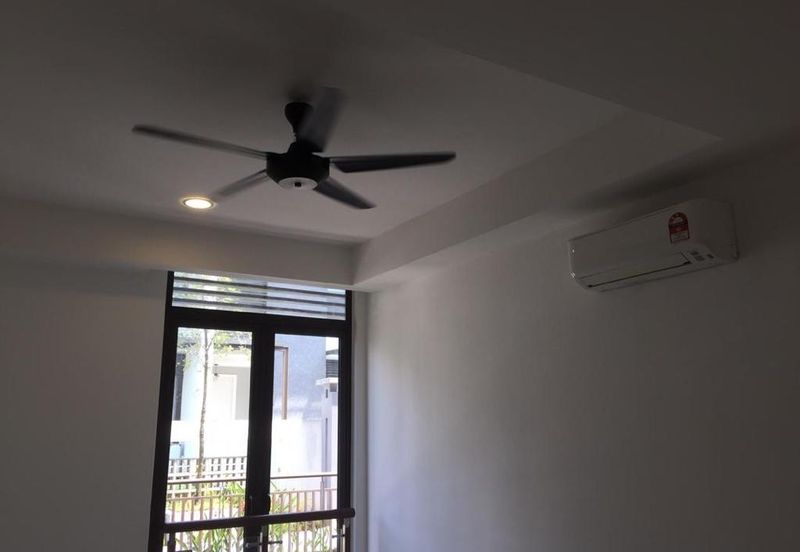 Mozart, Symphony Hills