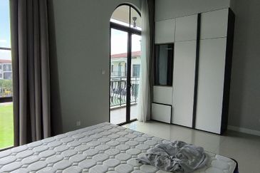 Isle of Kamares, Setia Eco Glades