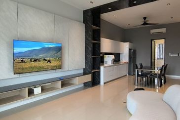 Isle of Kamares, Setia Eco Glades