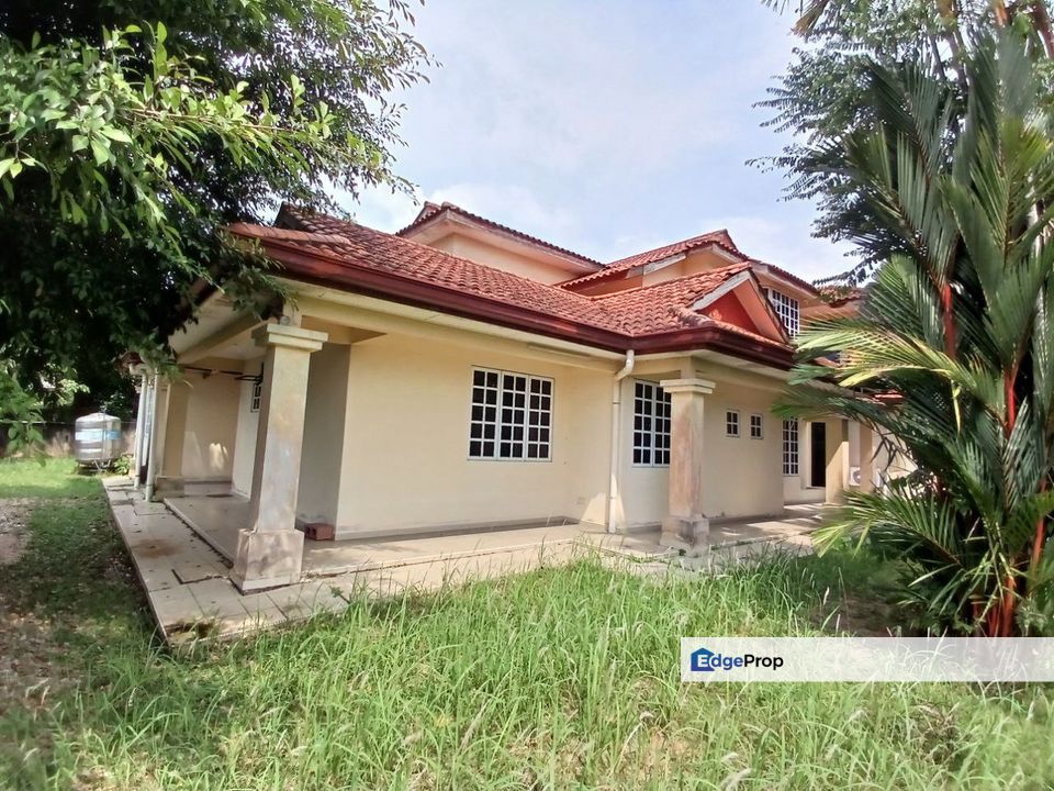 BUNGALOW WITH HUGE LAND FOR SALE, Selangor, Sungai Buloh