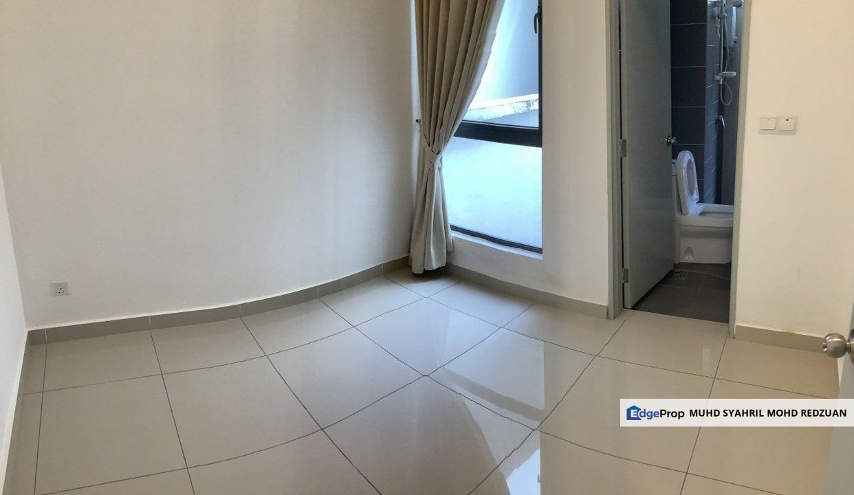 SPACIOUS CONDO UNIT WITH A RELAXING VIEW OF THE NATURE AT LEGENDVIEW CONDO, Selangor, Rawang