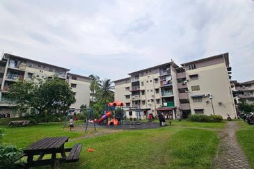 Seksyen 4 Wangsa Maju Flat
