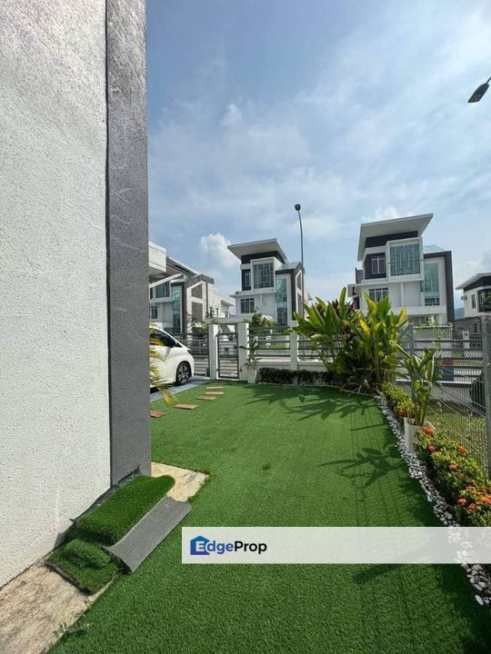 (Magika) FF 2.5 Storey Bungalow Tmn Lama Puteri for Sale, Negeri Sembilan, Seremban