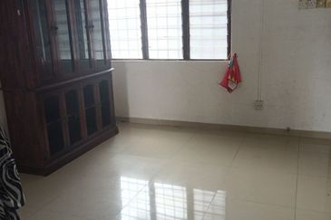 Kondo Rakyat (Desa Pantai Flat)