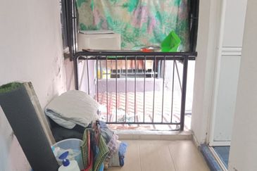 Kondo Rakyat (Desa Pantai Flat)