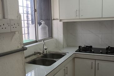 Kondo Rakyat (Desa Pantai Flat)