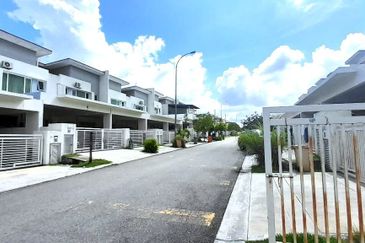 HIJAYU 3A @ BANDAR SRI SENDAYAN